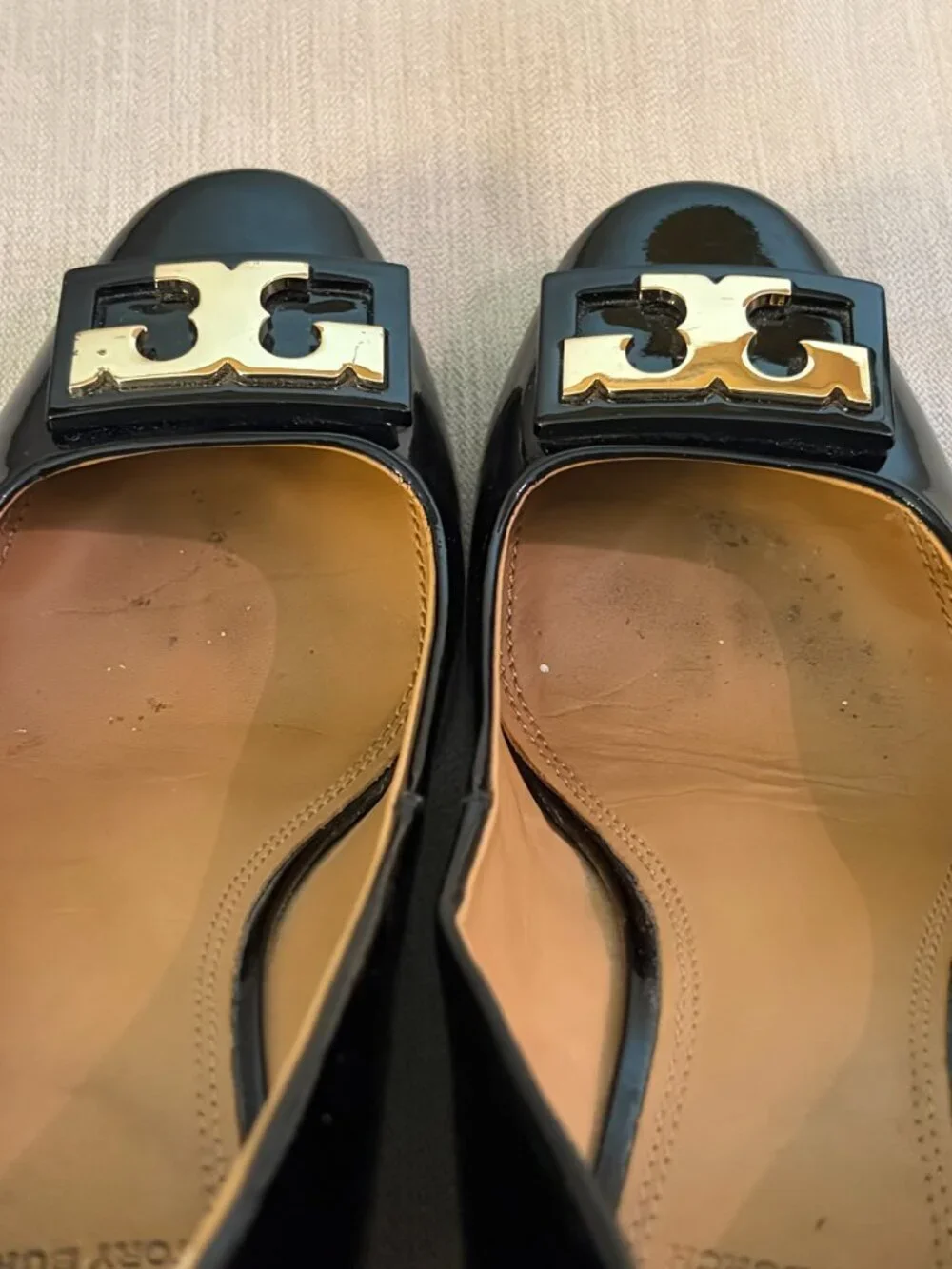 Tory Burch black wedge pump 7M patent leather